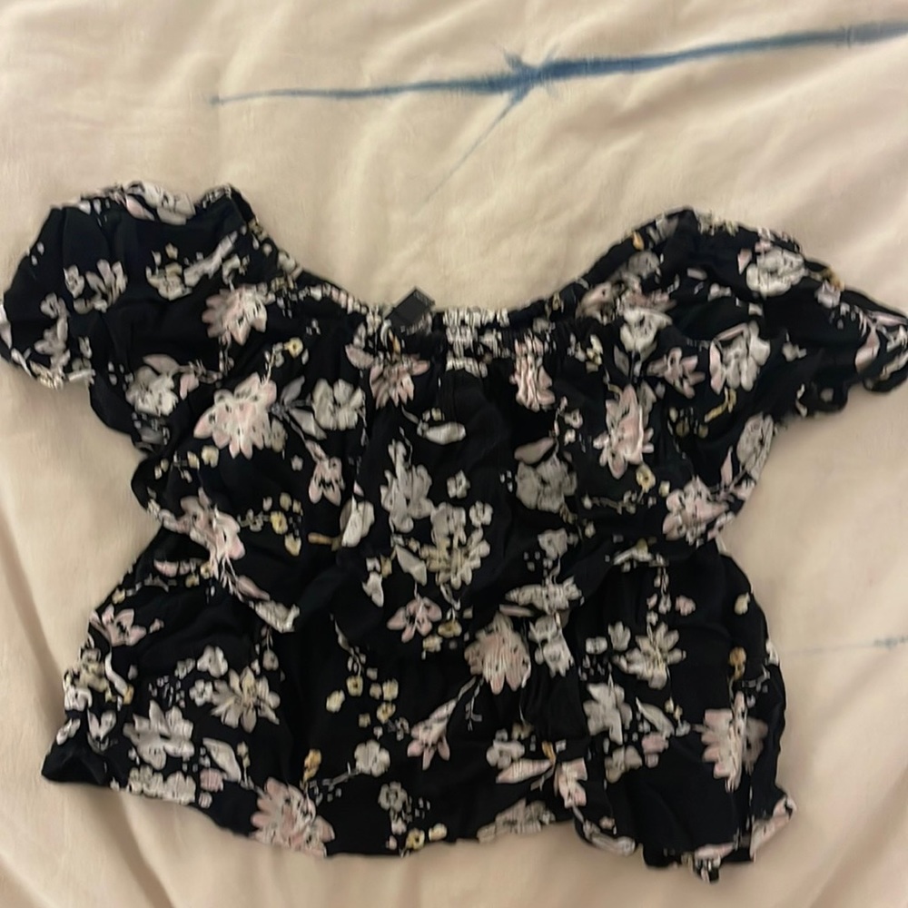 Billabong flowy off the shoulder ruffled crop top